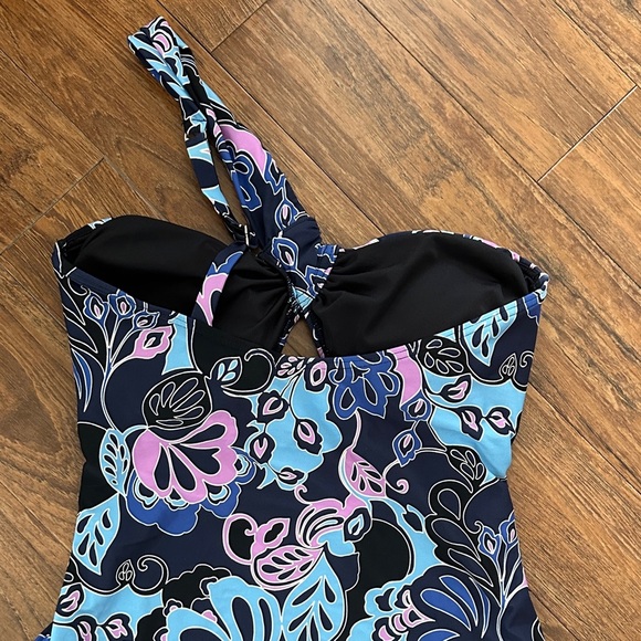 Loft Beach Floral Asymmetrical Bandeau Swimsuit - Picture 6 of 11